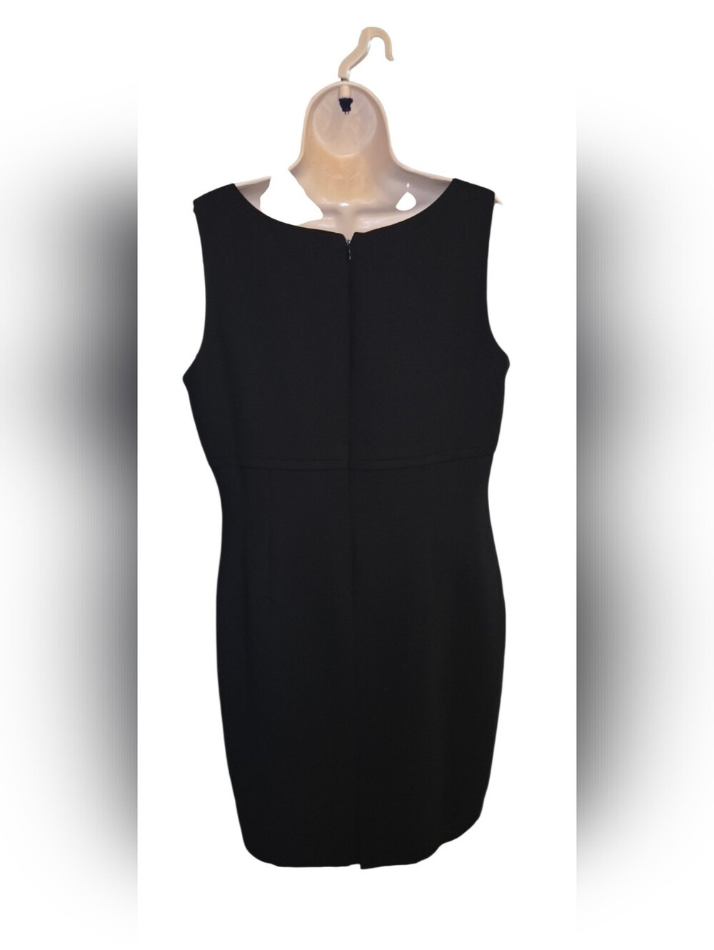 Jessica Howard Black Sleeveless Midi Sheath Dress with Decorative Brooch - Picture 3 of 13